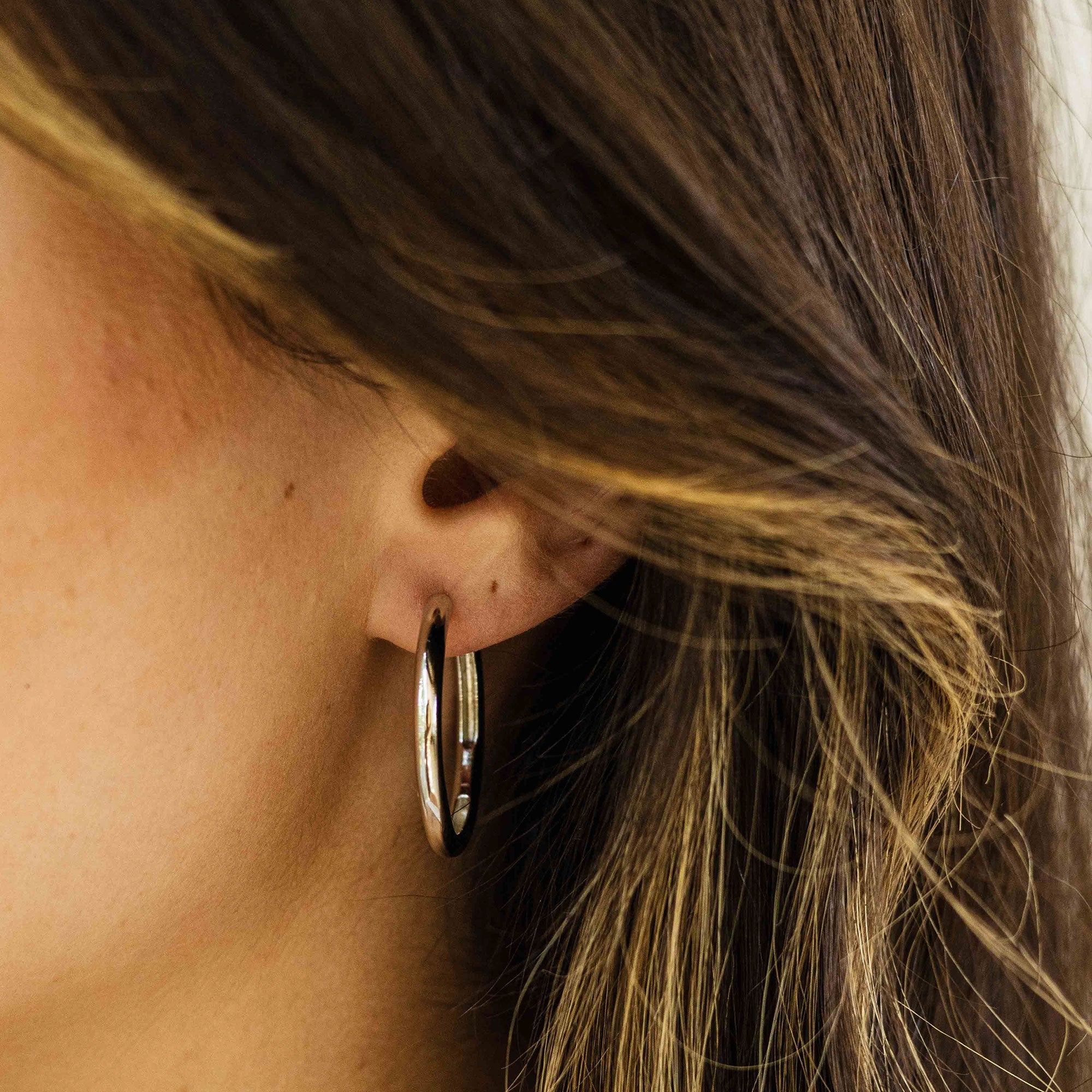 Gisser Jewels Polished Hoop Silver Earrings