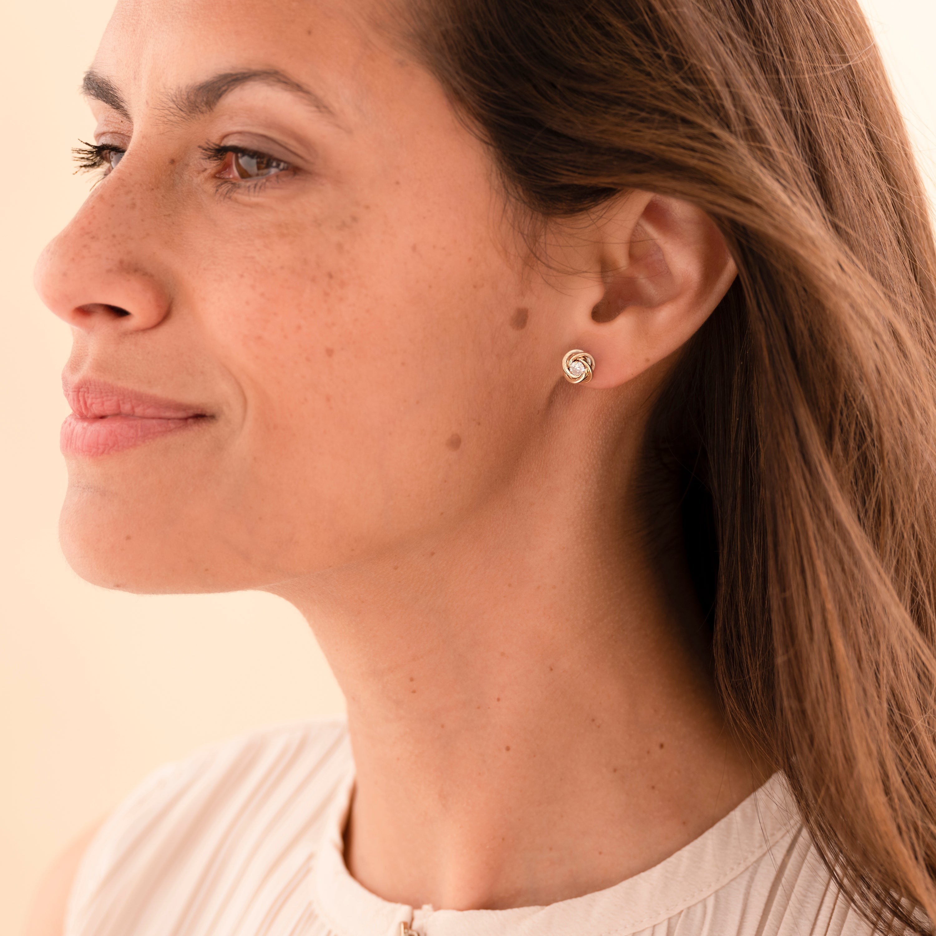 Gisser Jewels Knot Ear Stud Gold with Zirconia Stone