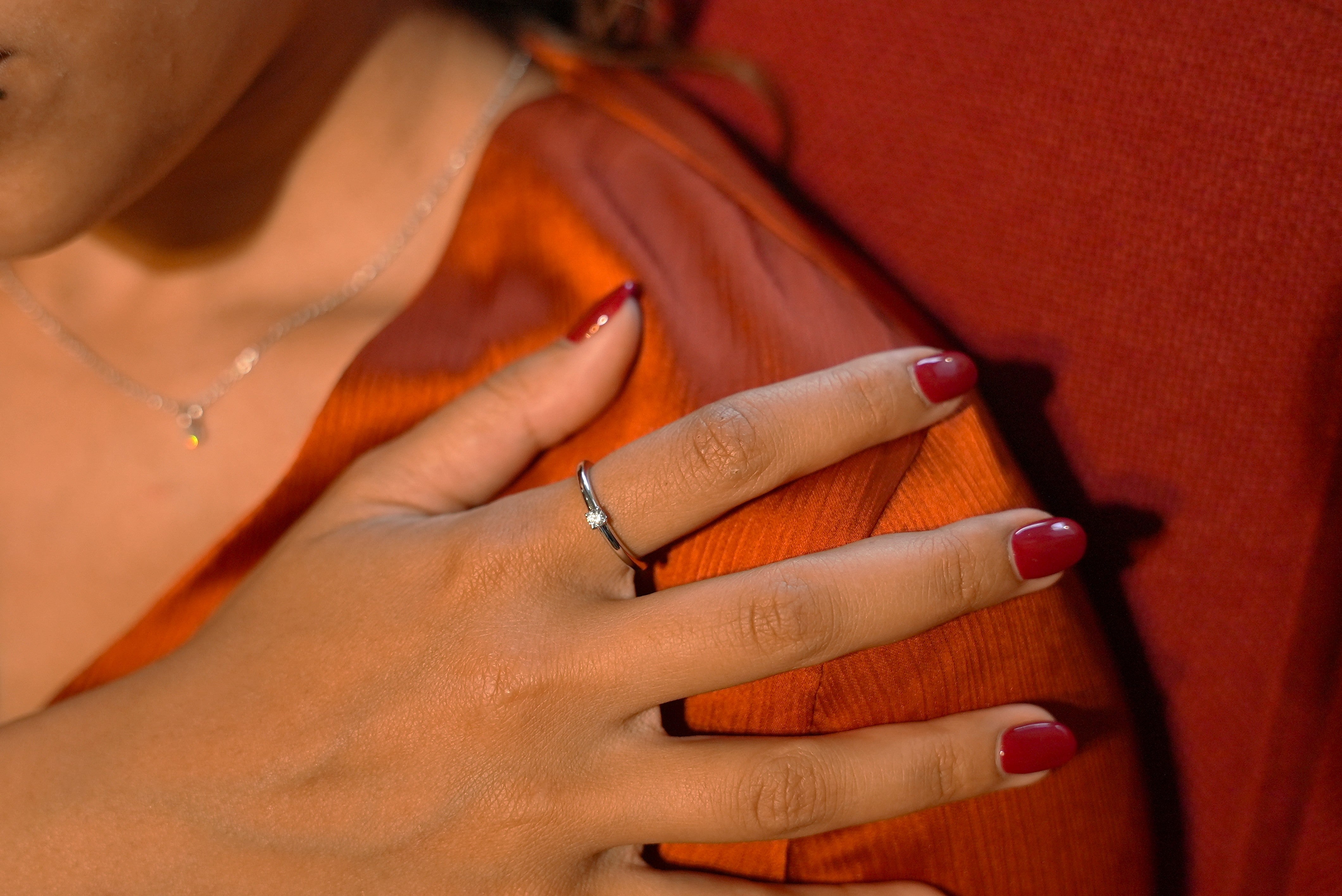 What is the difference between Lab Grown and Natural Diamonds?