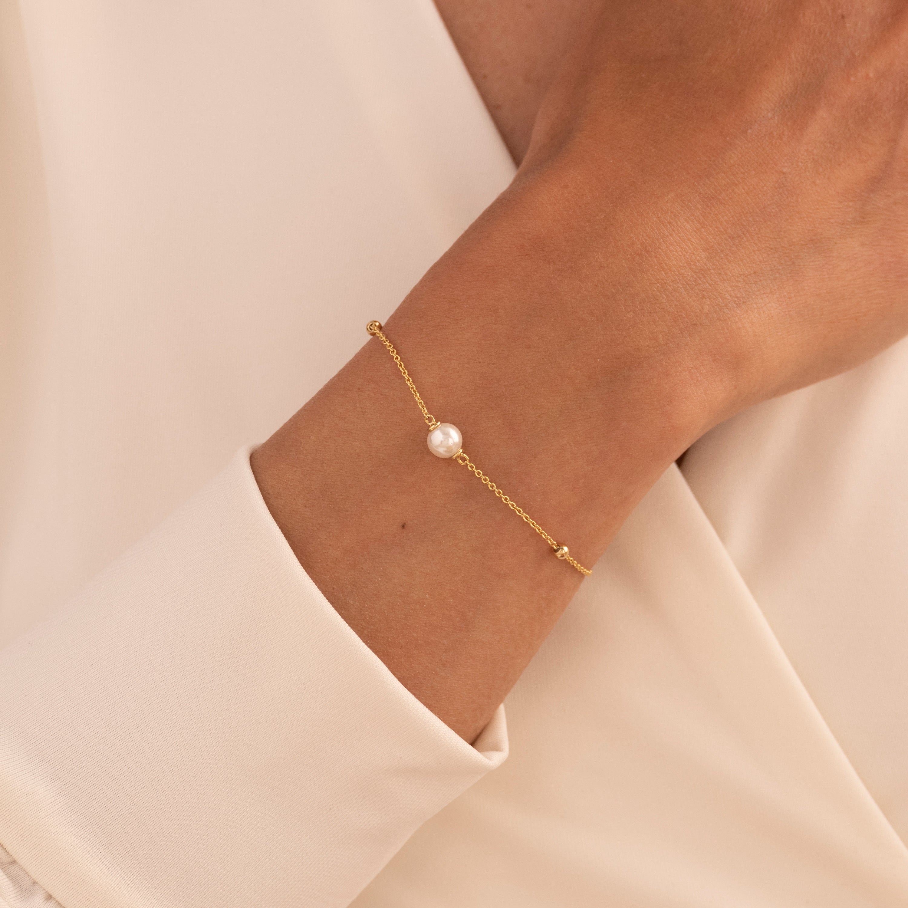 Gisser Jewels Gold Bracelet with Beads and Pearl